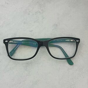 Black Ray-Ban Glasses